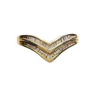 Beautiful 2 Row Chevron Style 1/4 Carat Natural Diamond Baguette Ring - Size 7